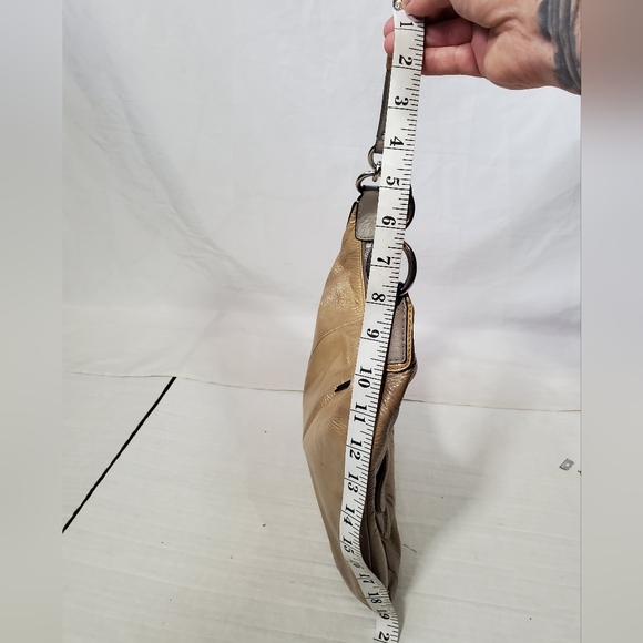 COACH KRISTIN CHAMPAGNE IVORY SHINEY LEATHER HOBO SHOULDER HANDBAG PURSE - Picture 11 of 12